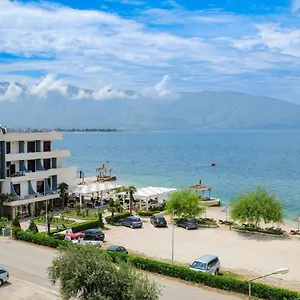 Grand Aita 4*, Radhimë Albanie